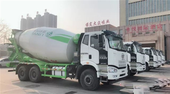 中集凌宇攪拌車進駐神秘雪域古城，為當地的建設和經濟發(fā)展奉獻力量